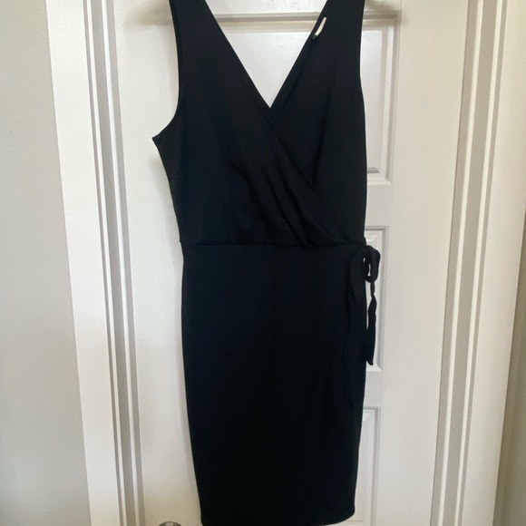 A.n.d. eawy black dress. - Picture 2 of 5